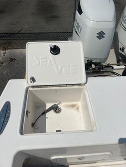 SeaVee 32 image