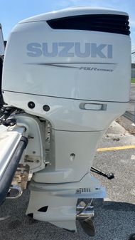 SeaVee 32 image