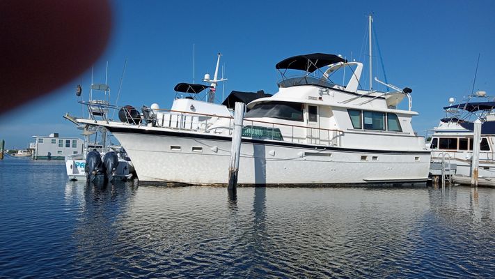 Hatteras 53 Extended Deckhouse - main image