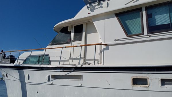 Hatteras 53 Extended Deckhouse Motor Yacht image