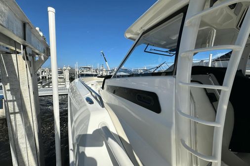 Boston Whaler 420 Outrage image