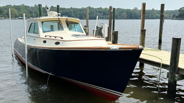 Hinckley 36 EP Picnic Boat 