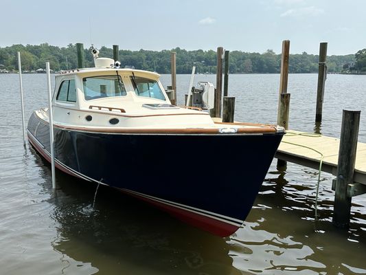 Hinckley 36 EP Picnic Boat - main image