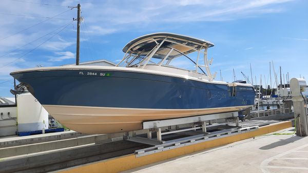 Grady-White Freedom 285