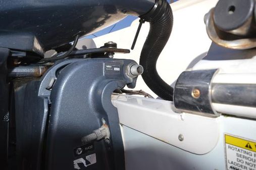 Sportsman 25-CENTER-CONSOLE image