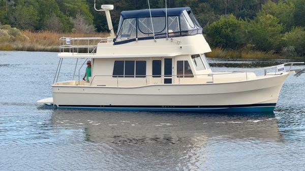 Mainship 400 Trawler 