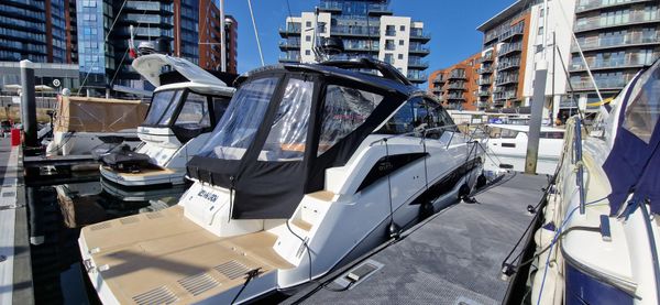 Galeon 405 HTS image