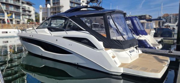 Galeon 405 HTS image