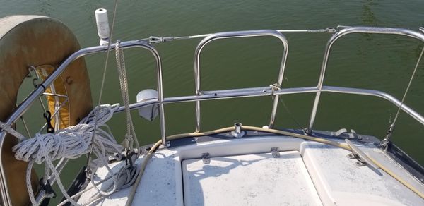 Hunter 33 image