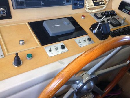 Hakvoort 70 Motoryacht Pilothouse image