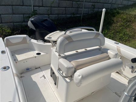 Boston-whaler 210-OUTRAGE image