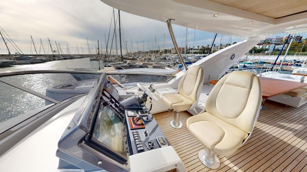 Azimut 80 image