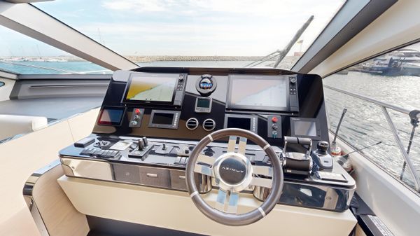 Azimut 80 image