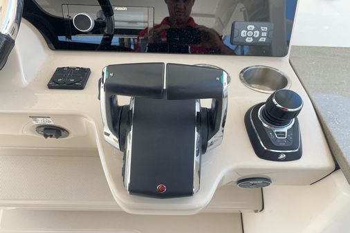 Boston Whaler 350 Realm image