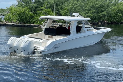 Boston Whaler 350 Realm image