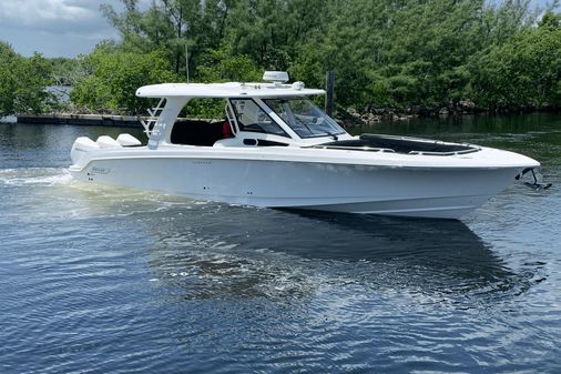 Boston Whaler 350 Realm image