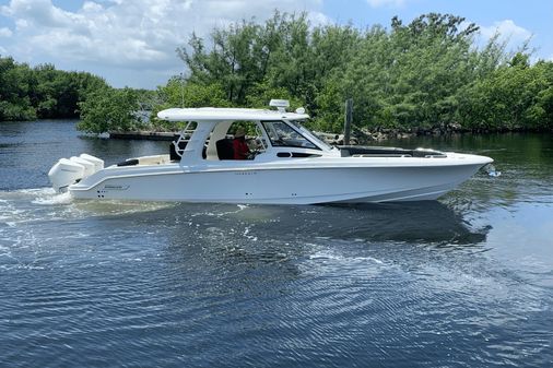 Boston Whaler 350 Realm image