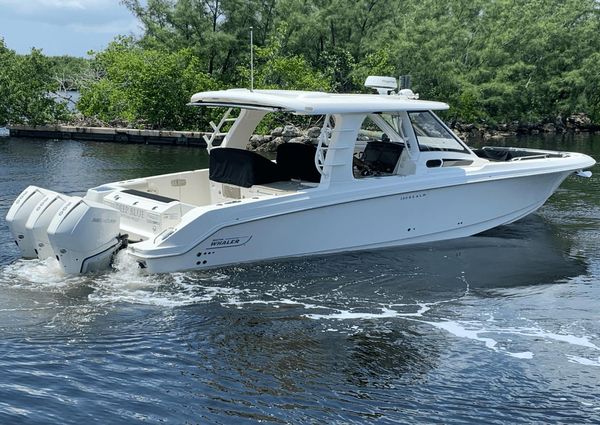 Boston Whaler 350 Realm image