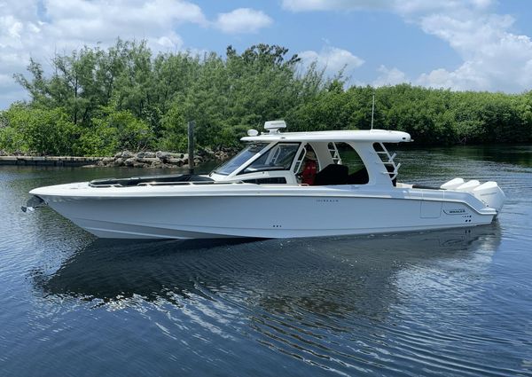 Boston Whaler 350 Realm image