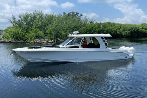 Boston Whaler 350 Realm image