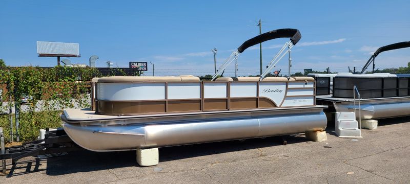 Bentley Pontoons 220 Cruise - main image