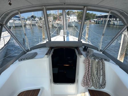 Beneteau 331 image