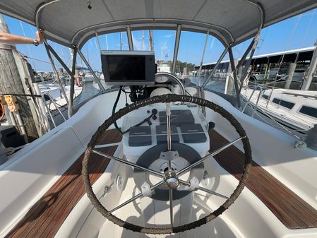 Beneteau 331 image