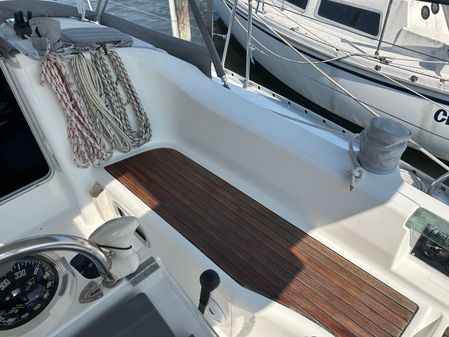 Beneteau 331 image