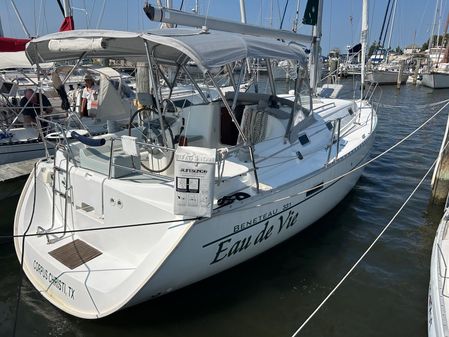 Beneteau 331 image