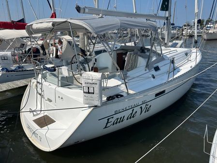 Beneteau 331 image