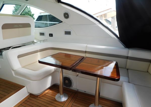 Sea Ray 470 Sundancer image