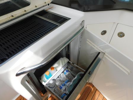 Sea Ray 470 Sundancer image