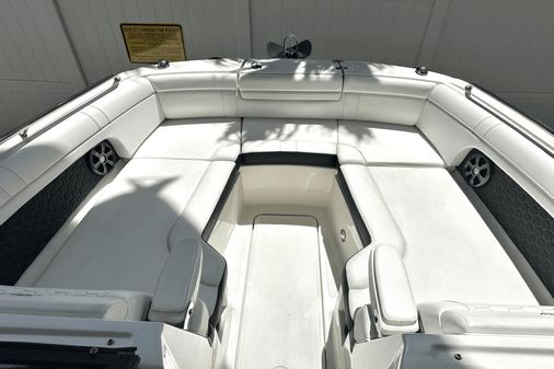 Sea Ray 270 SDX Outboard image