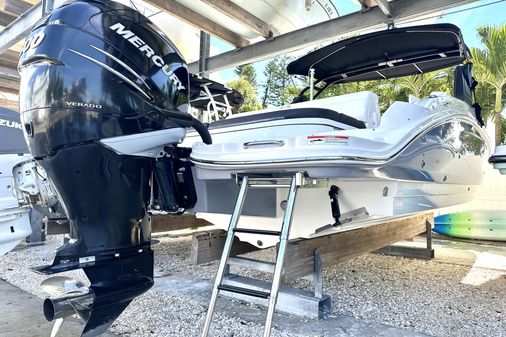 Sea Ray 270 SDX Outboard image