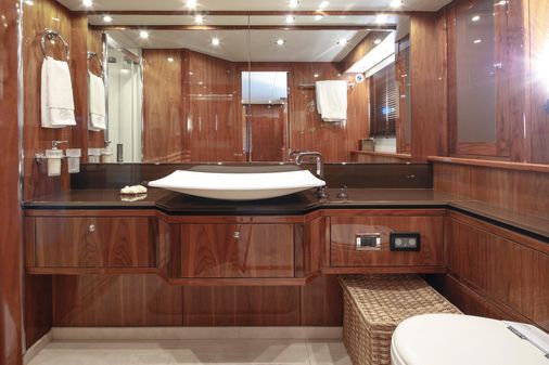 Sunseeker 88 Yacht image