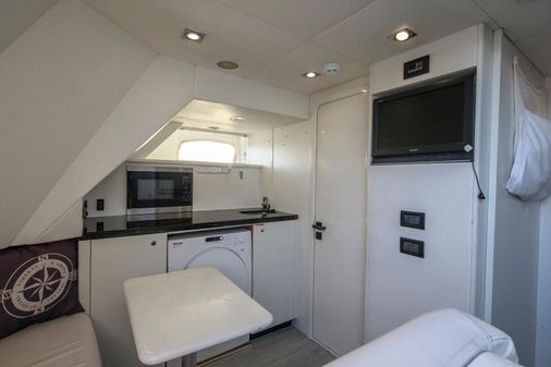 Sunseeker 88 Yacht image