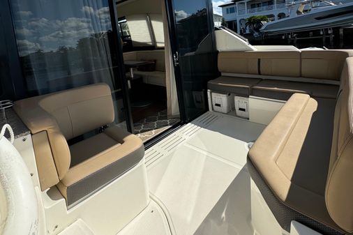 Sea Ray 400 Sundancer image