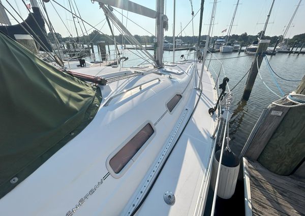 Beneteau 393 image