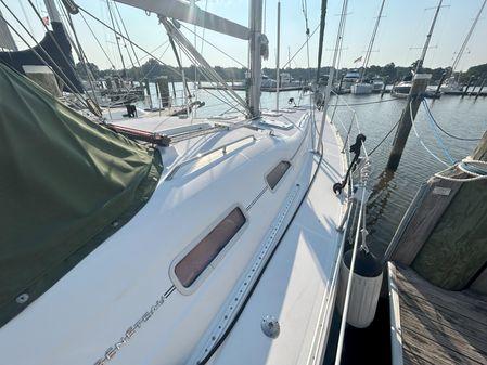 Beneteau 393 image