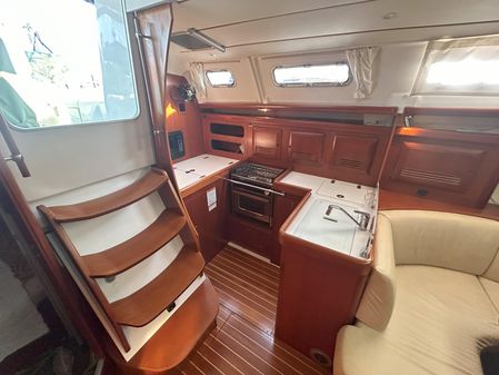 Beneteau 393 image