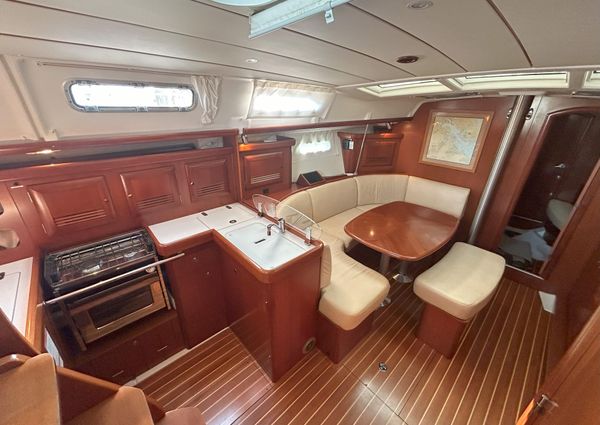 Beneteau 393 image