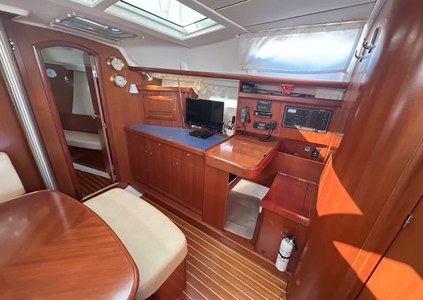 Beneteau 393 image