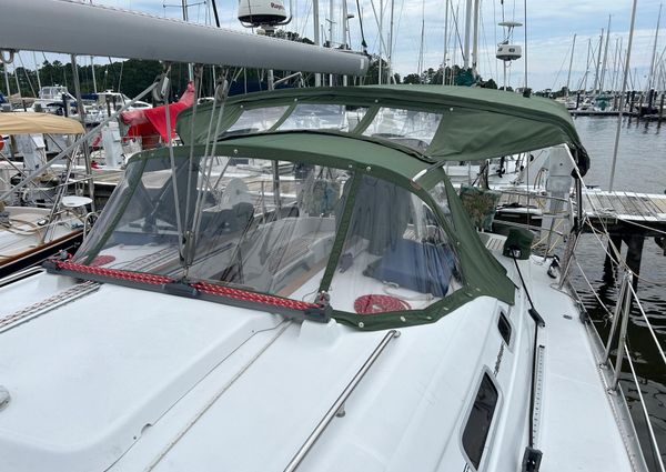 Beneteau 393 image