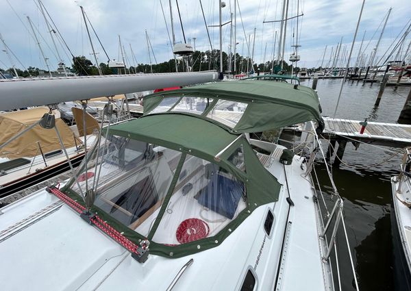 Beneteau 393 image