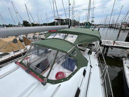 Beneteau 393 image