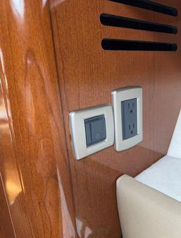 Sea Ray 370 Sundancer image