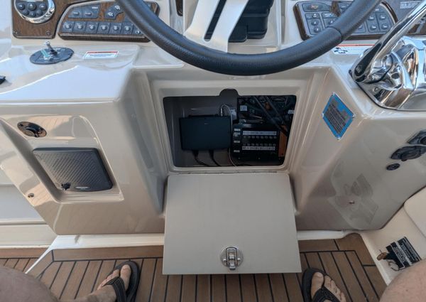 Sea Ray 330 Sundancer image