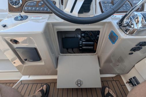 Sea Ray 330 Sundancer image