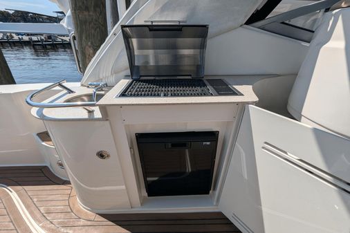 Sea Ray 330 Sundancer image