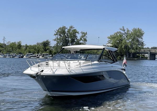 Sea Ray 320 Sundancer image